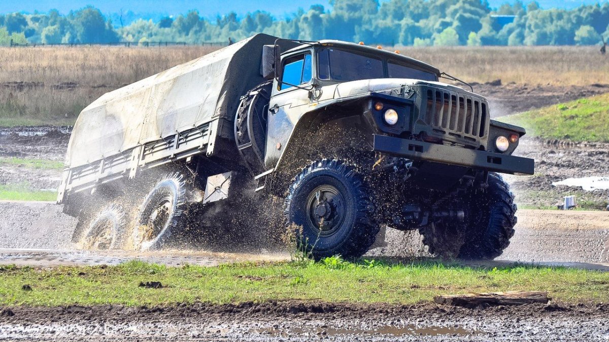 Урал 4320 армейский