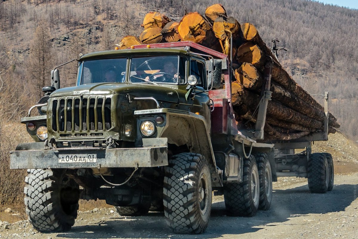 Урал 43204 трубовоз