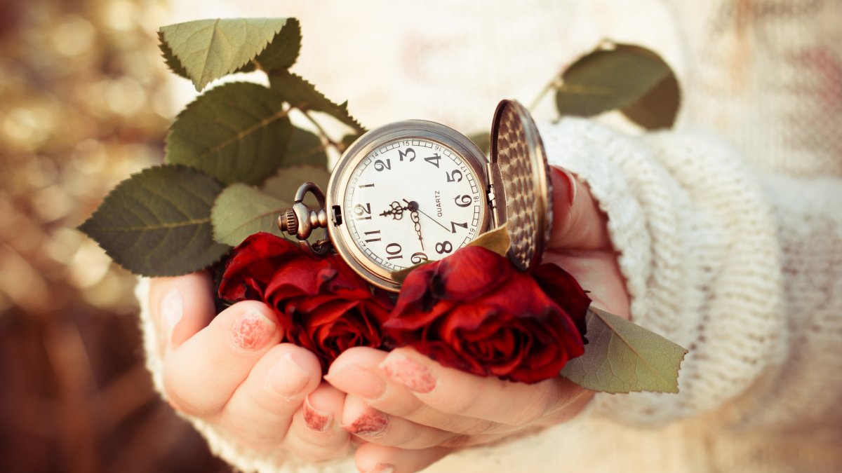 Красивые часы цветы