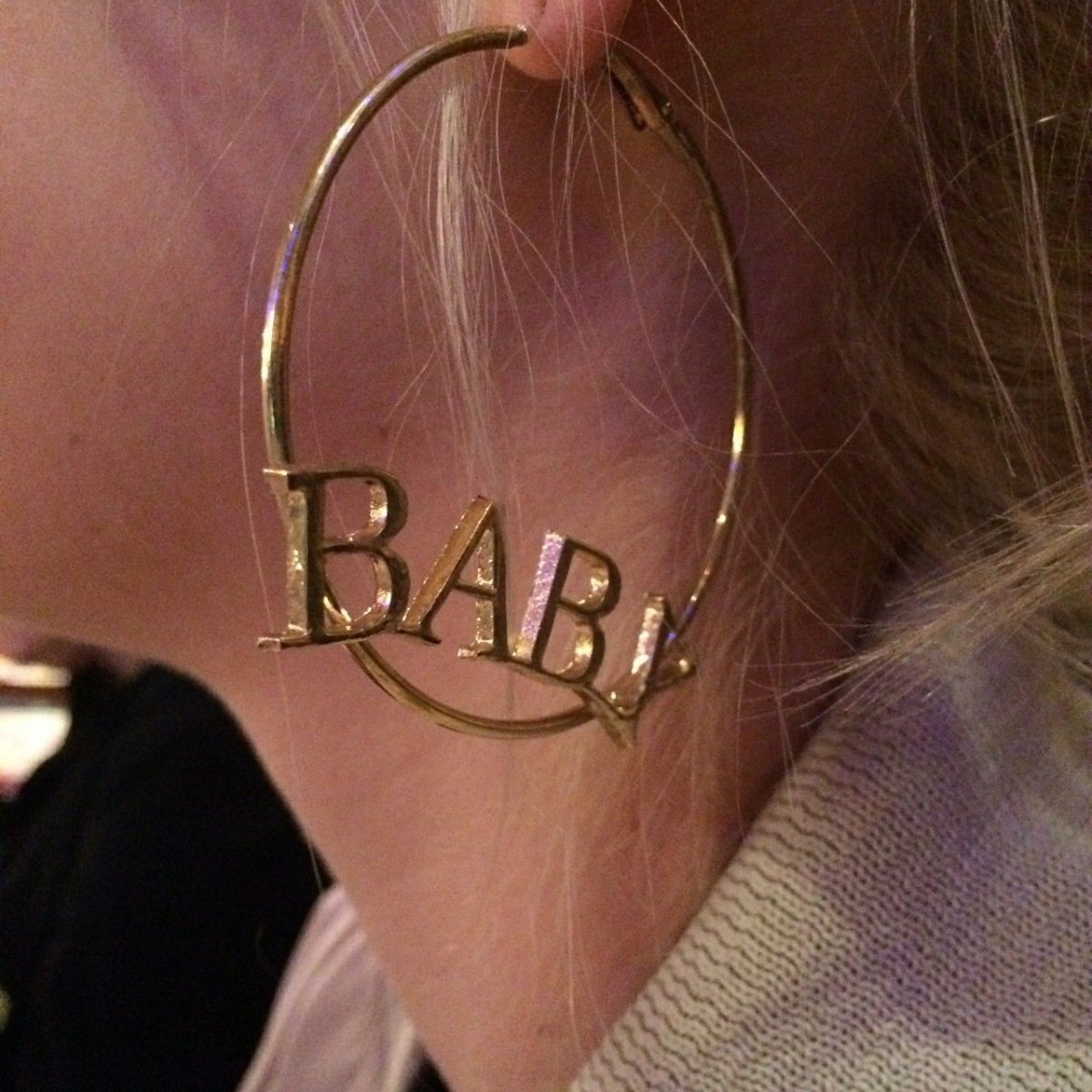 Серьги кольца с надписью