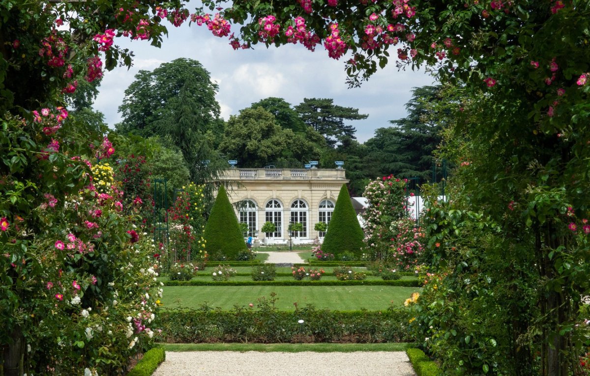 Англия деревня кэмбэлфорд ланшадф садов