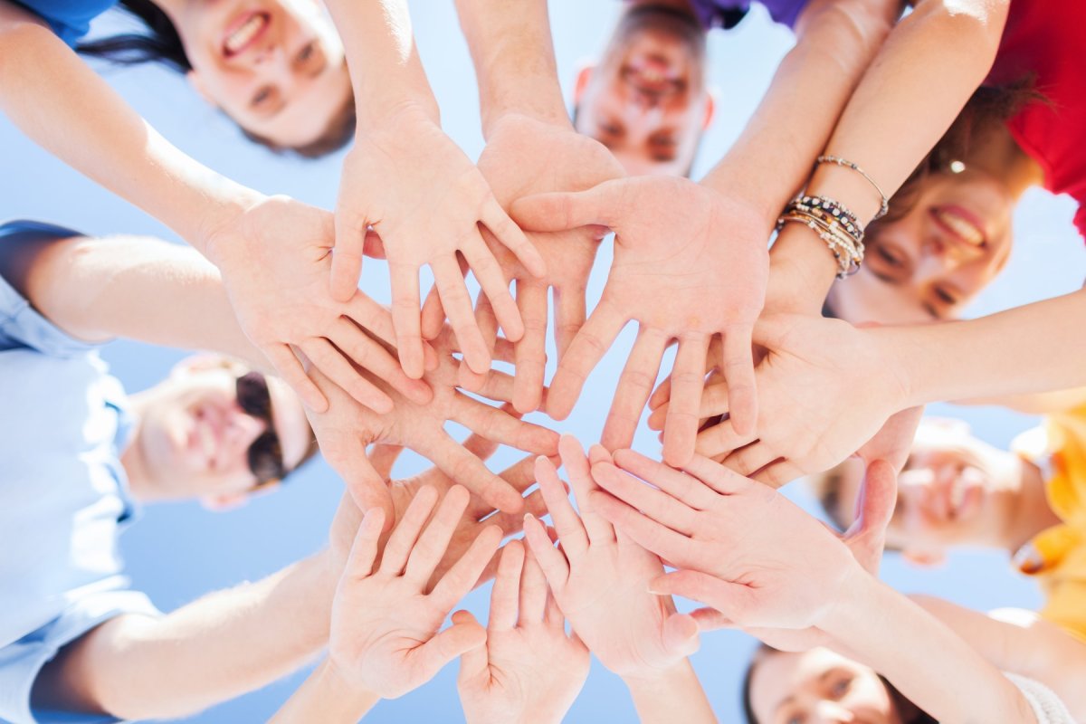 Ребенок много рук