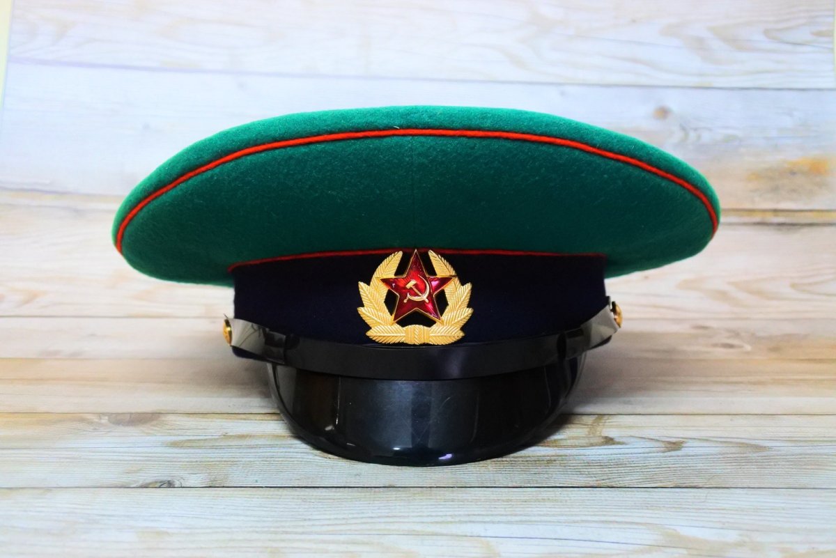 Пограничная фуражка погранвойск СССР