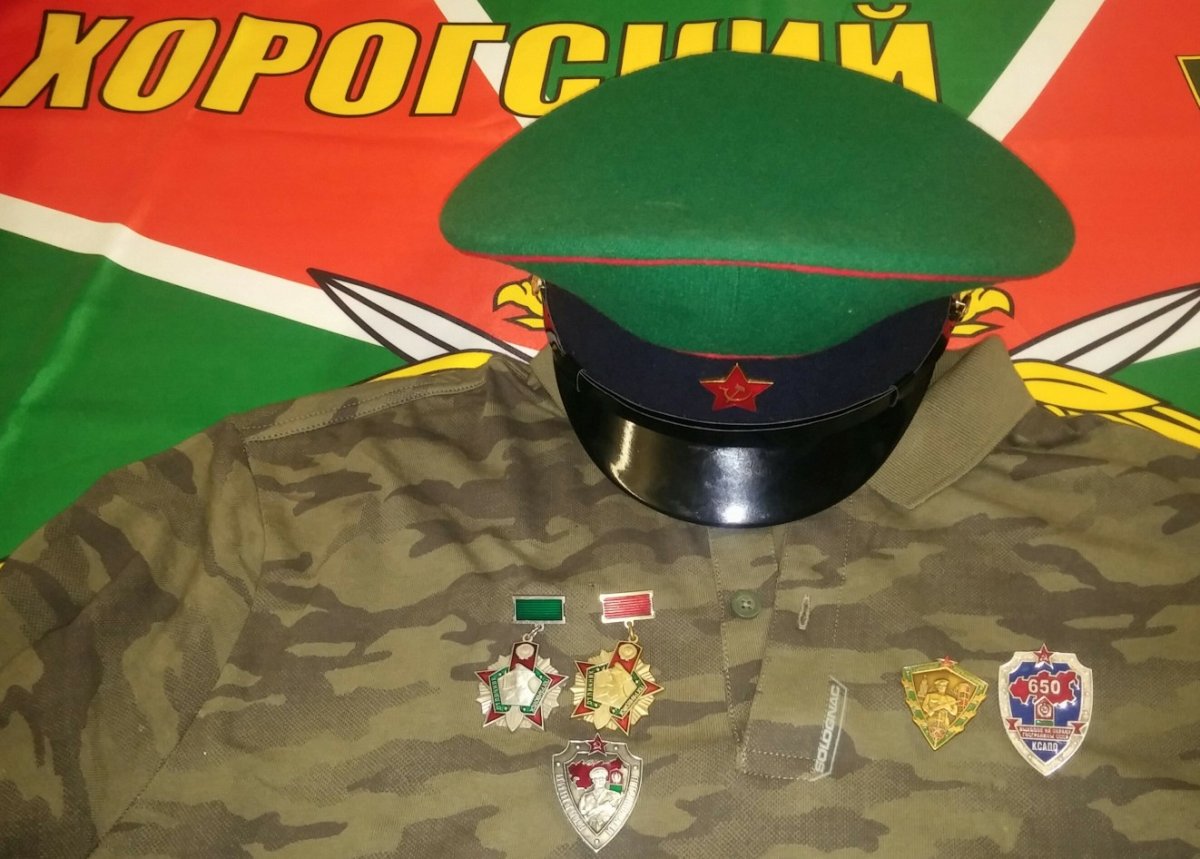 Военный в фуражке СССР для фотошопа