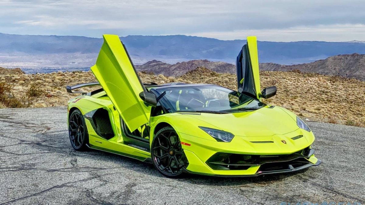 Lamborghini Aventador SVJ Roadster