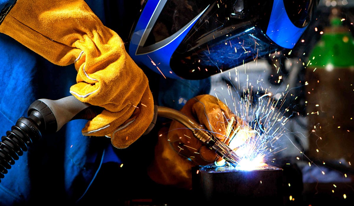 Сварщик на полуавтомат