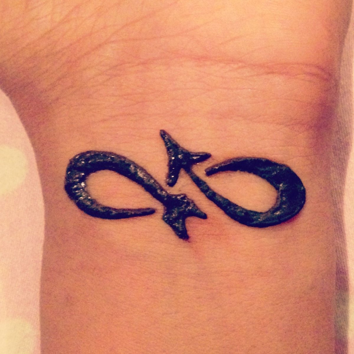 Знак бесконечности