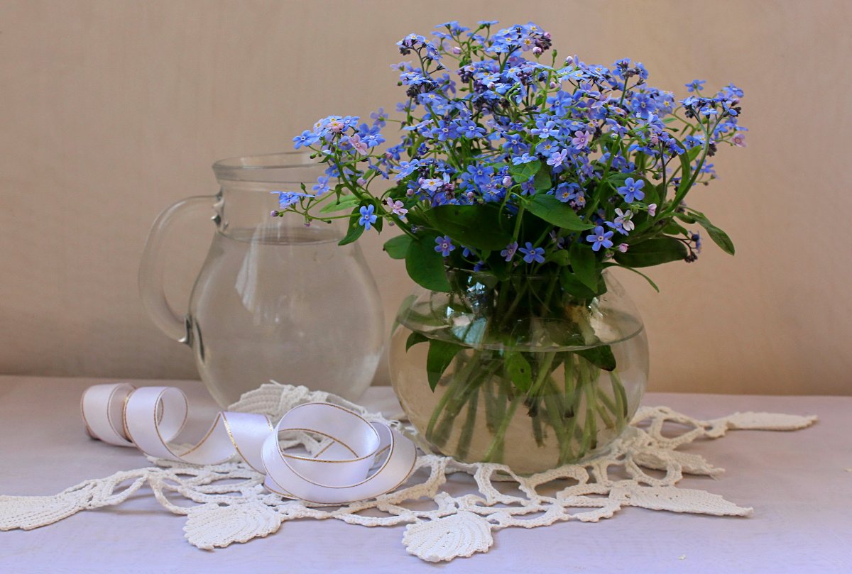 Незабудки в вазе