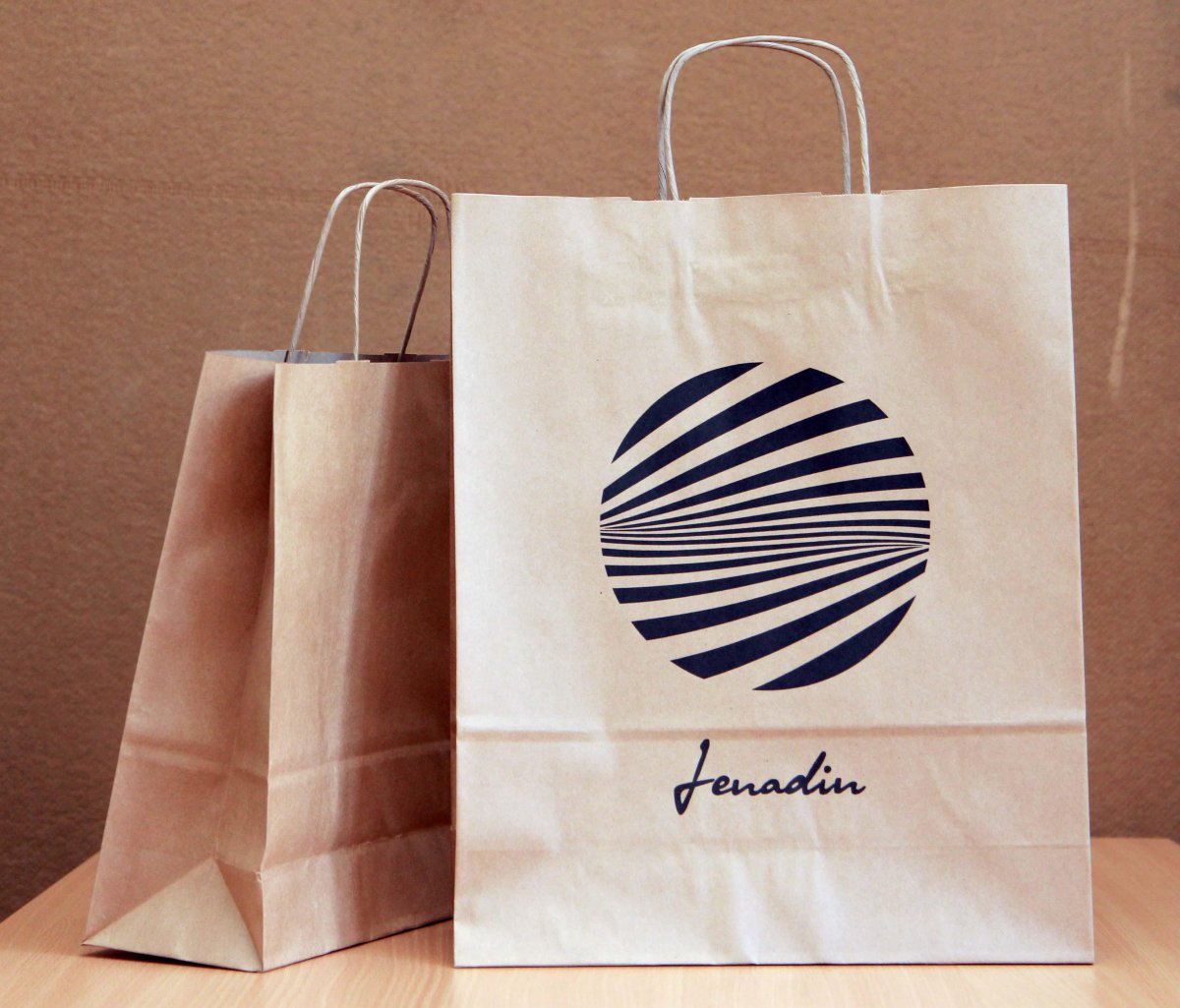 Пакеты с логотипом