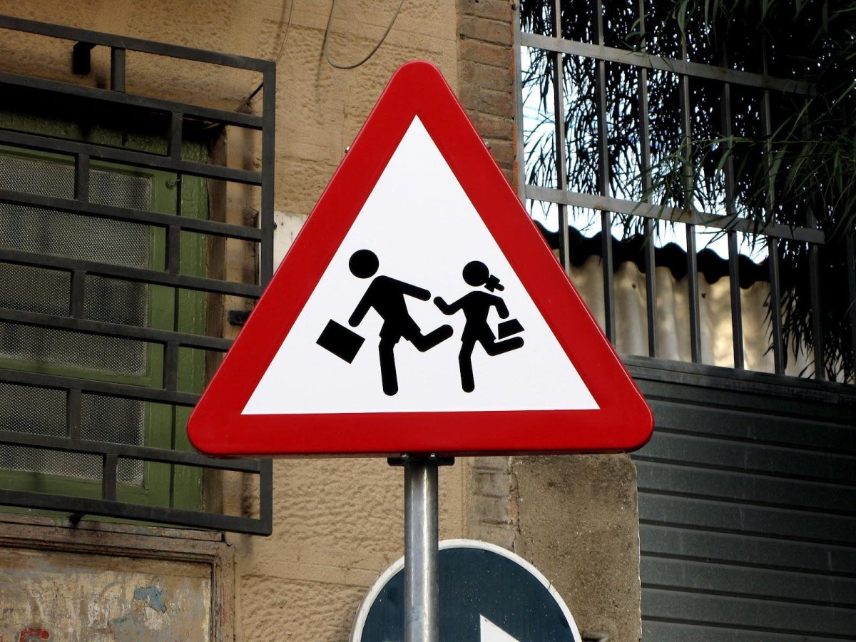 Знак «дети»