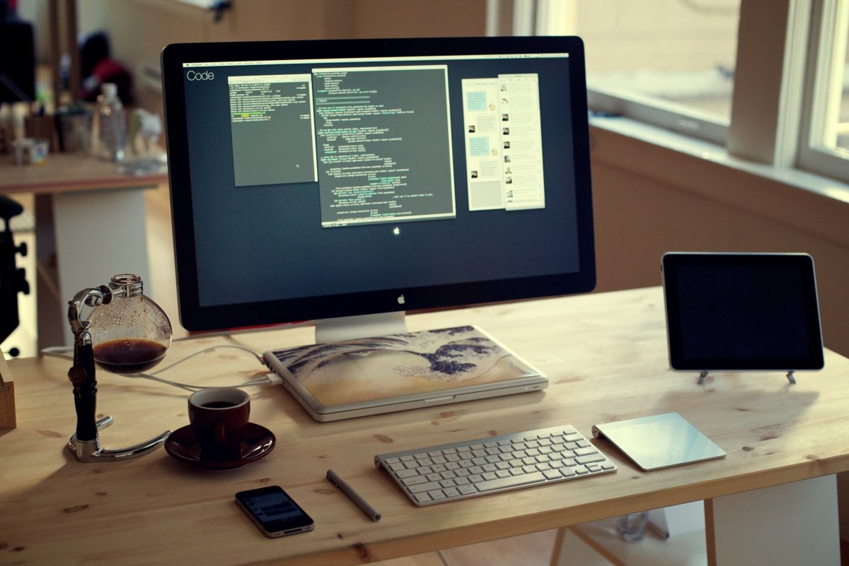 Экран компьютера в офисе