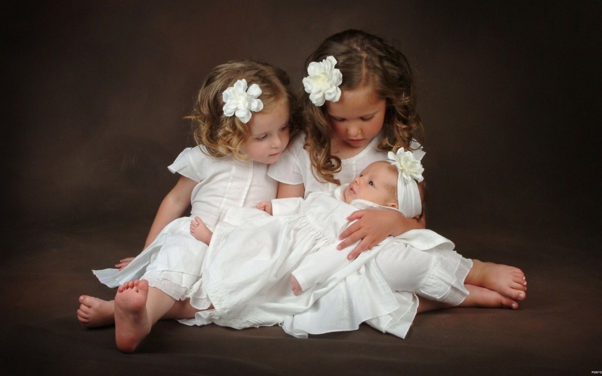 Две Дочки Близнецы