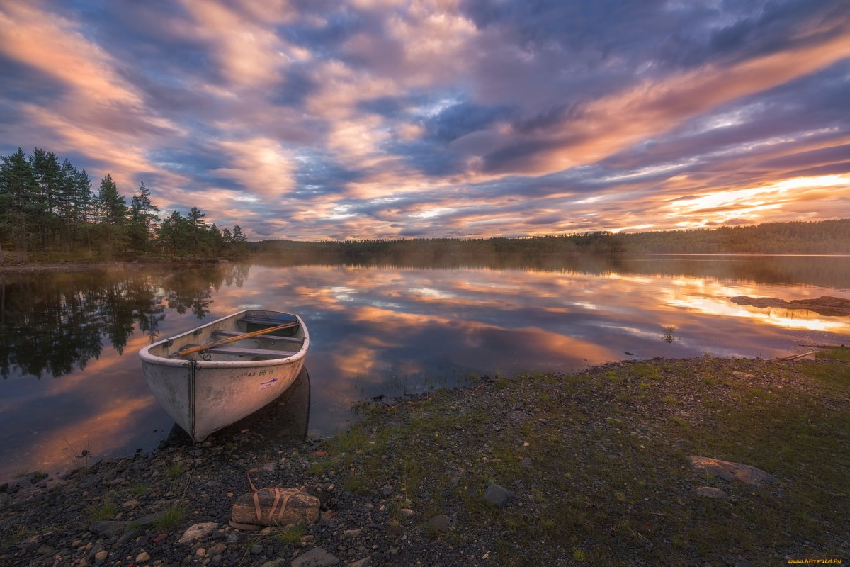Пейзаж с лодкой