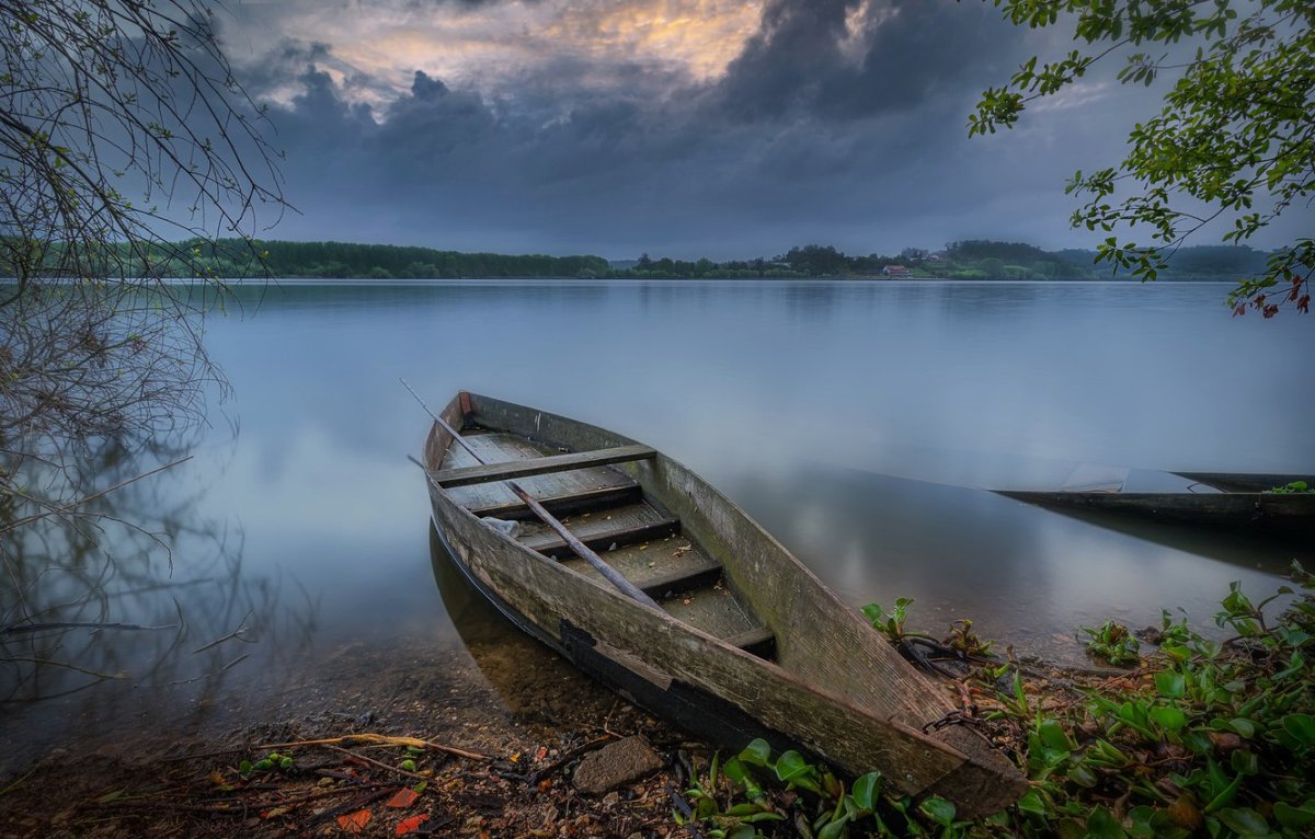 Лодка на берегу