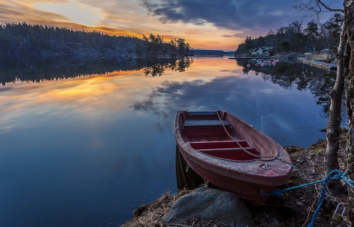 Лодка на озере