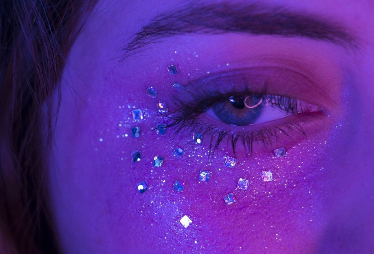 Фиолетовые глаза