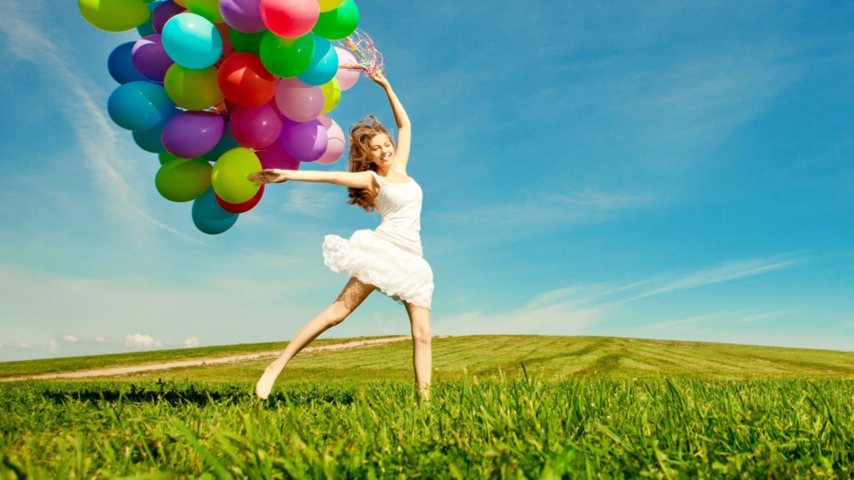 Девушка с шарами