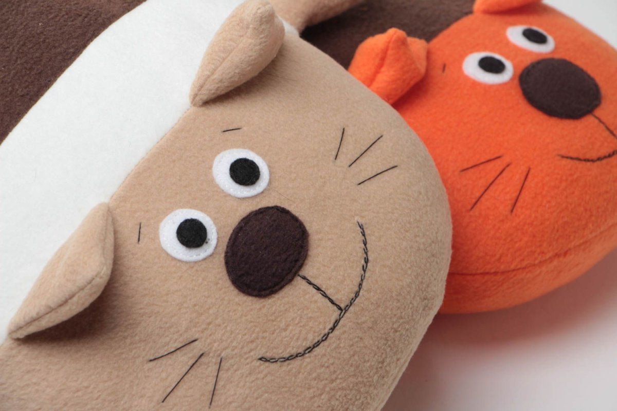 Подушка для шеи котик