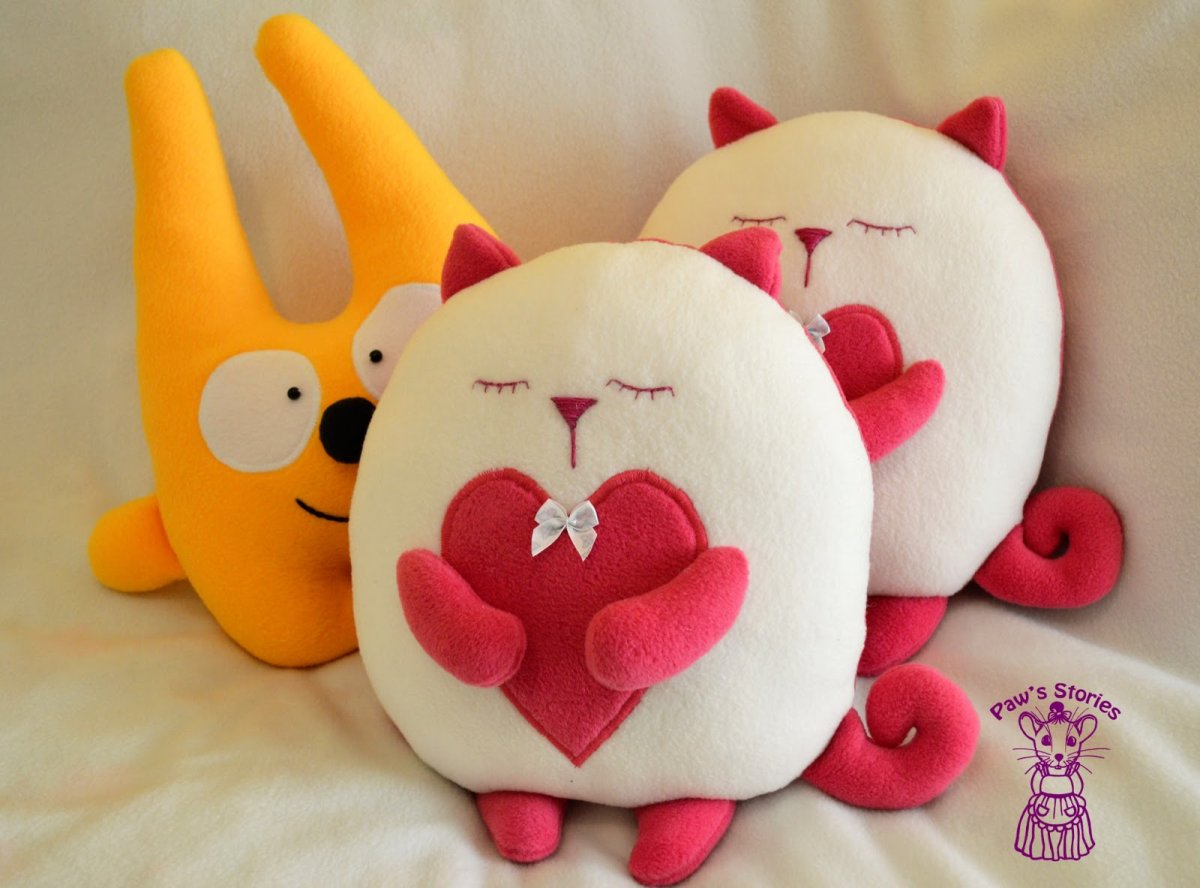 Подушка в виде собаки