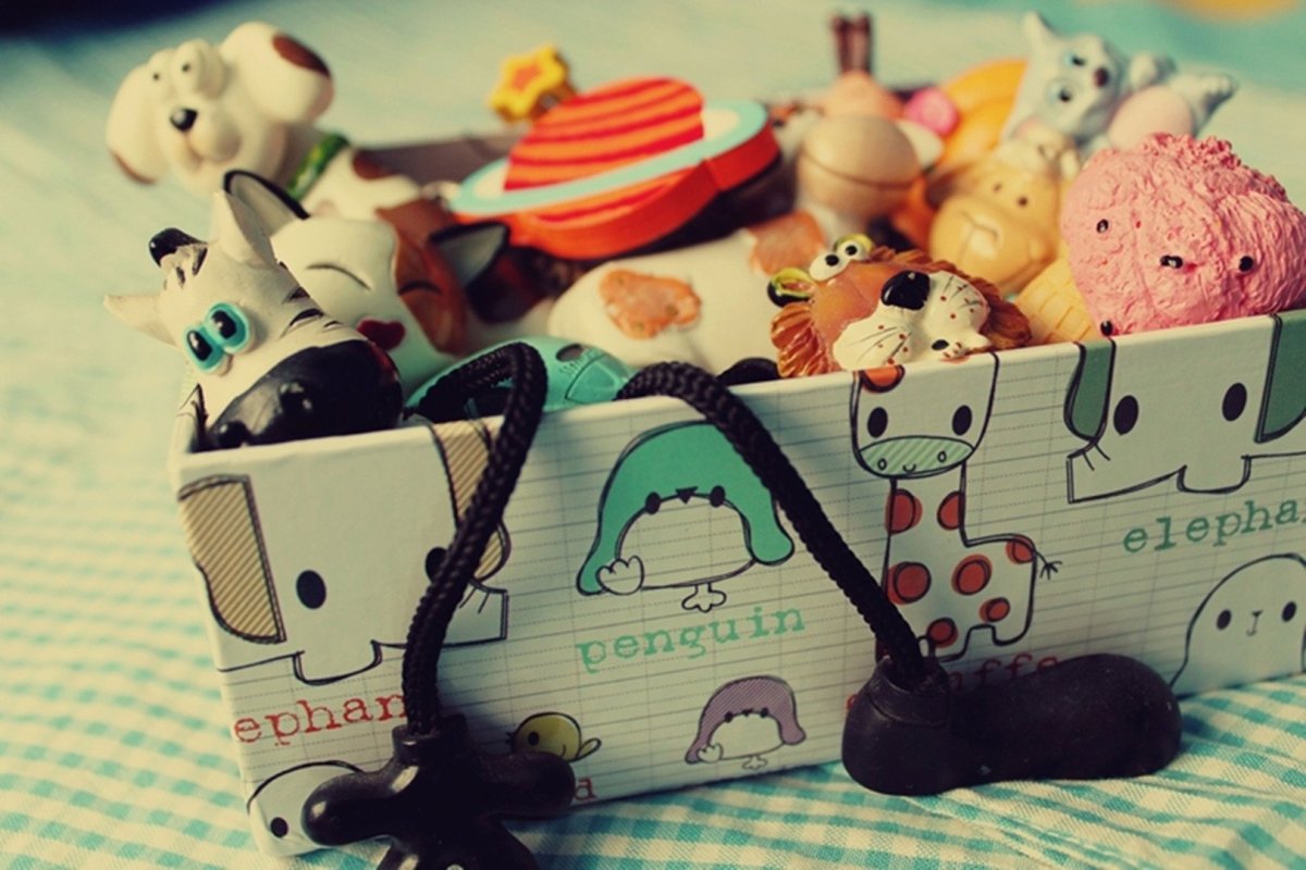 Много игрушек