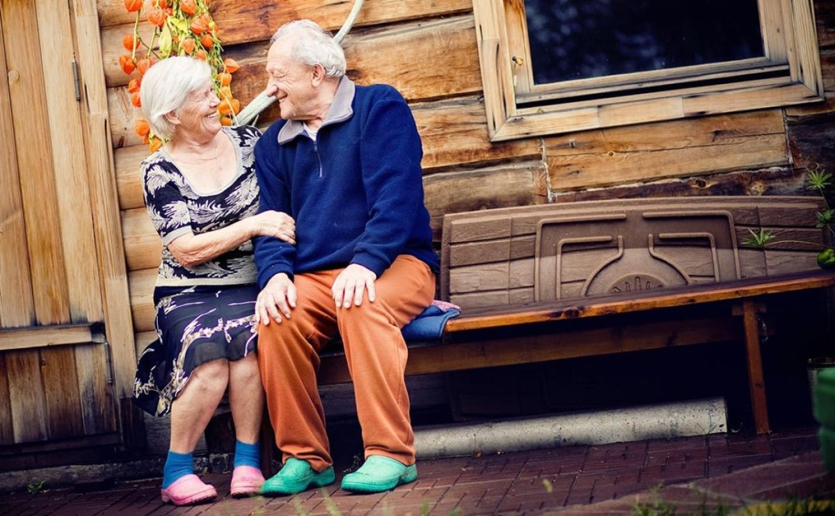 Пенсионеры в деревне