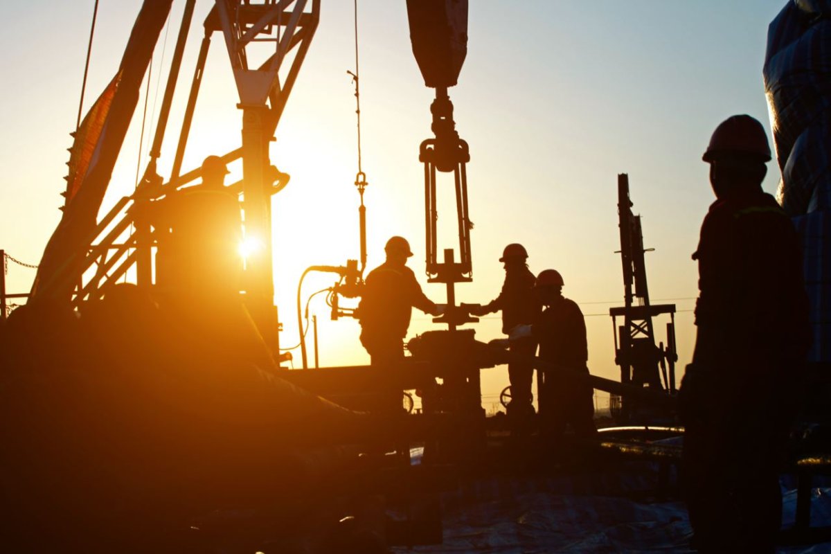 Нефтяная скважина в разрезе