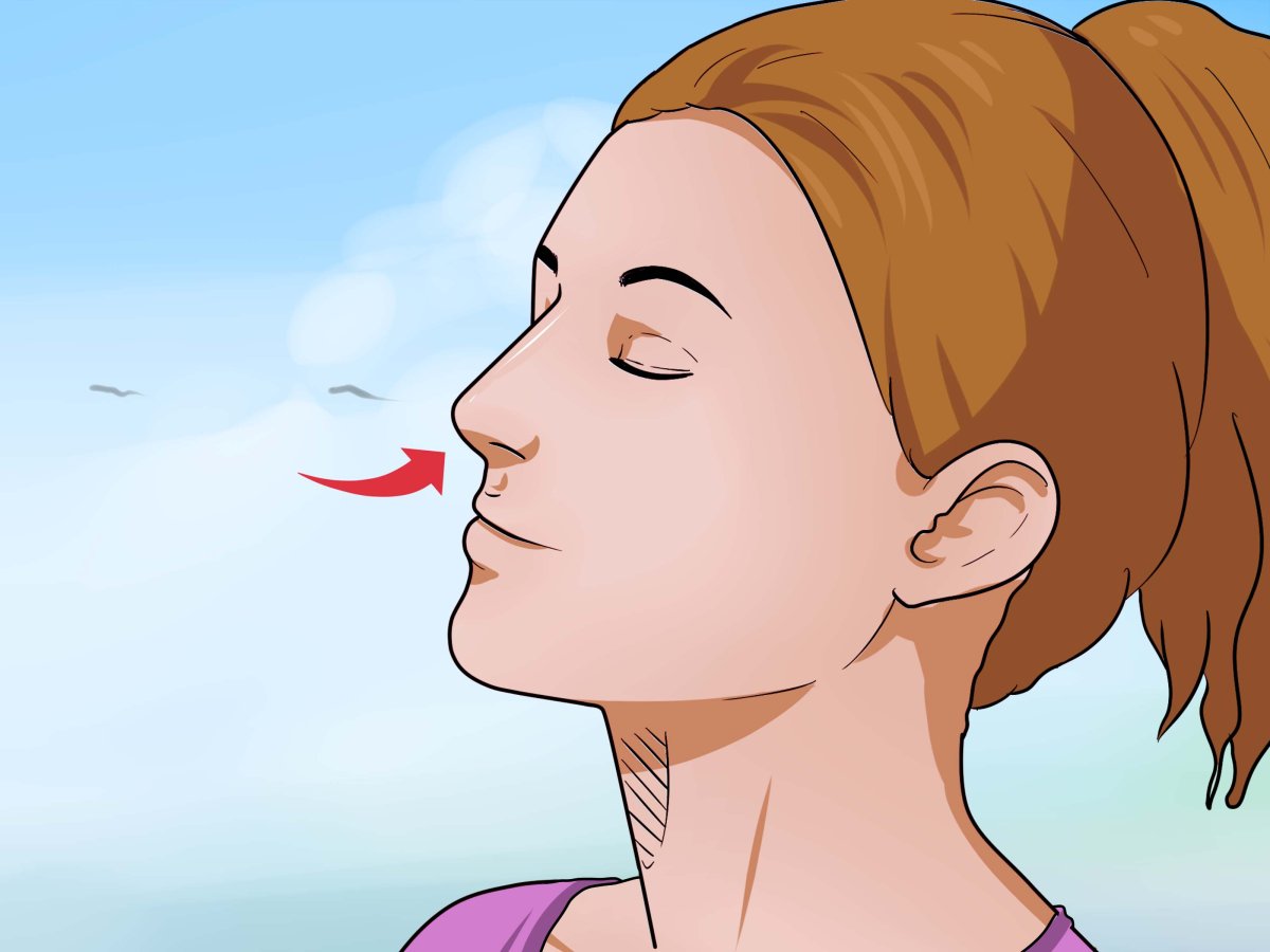 Женщина дышит