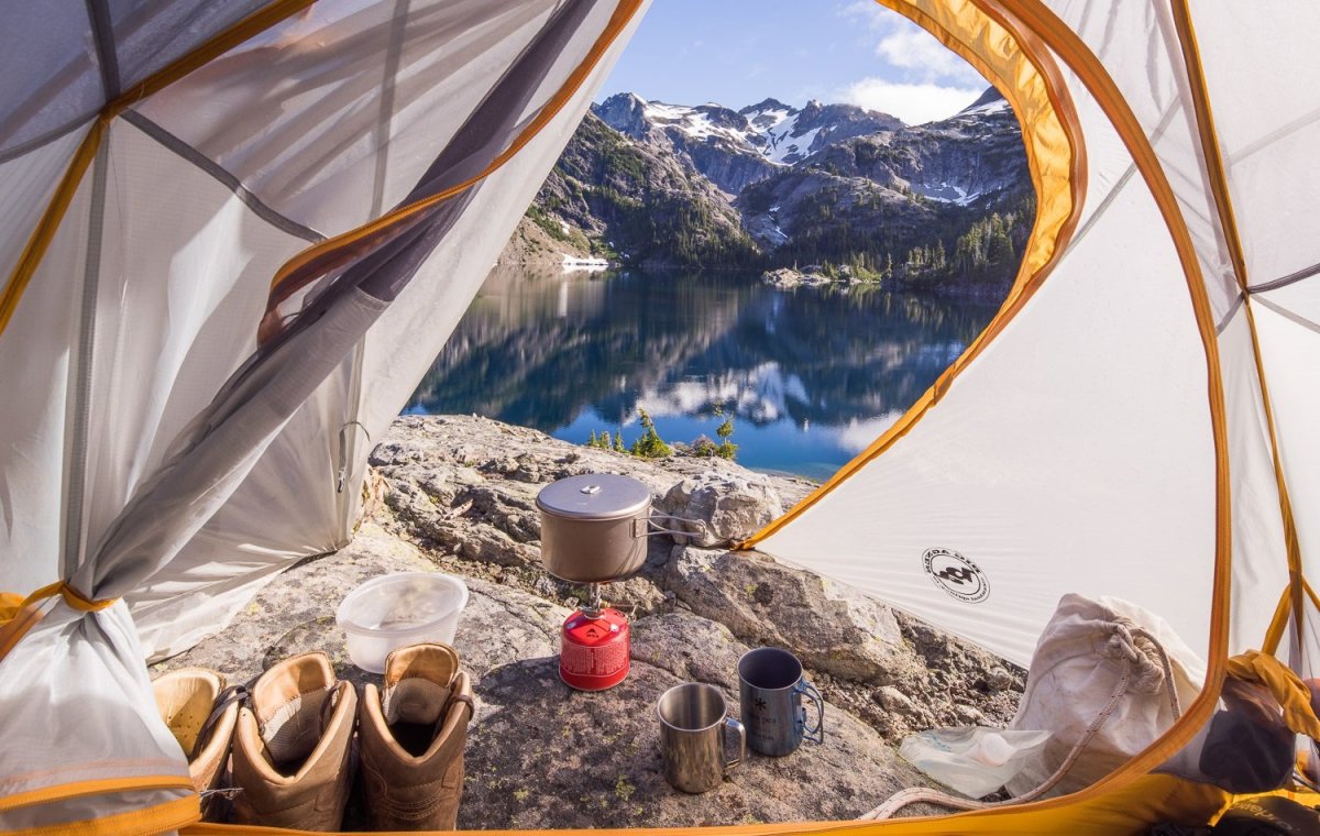 Красивый вид из палатки