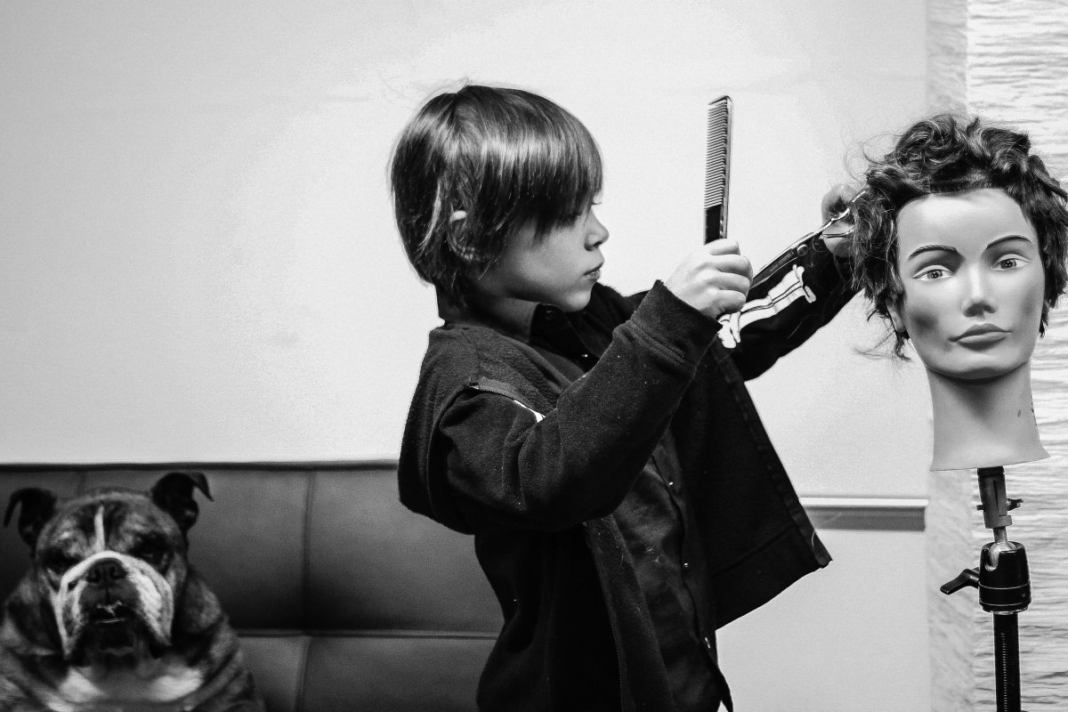 Горе парикмахер