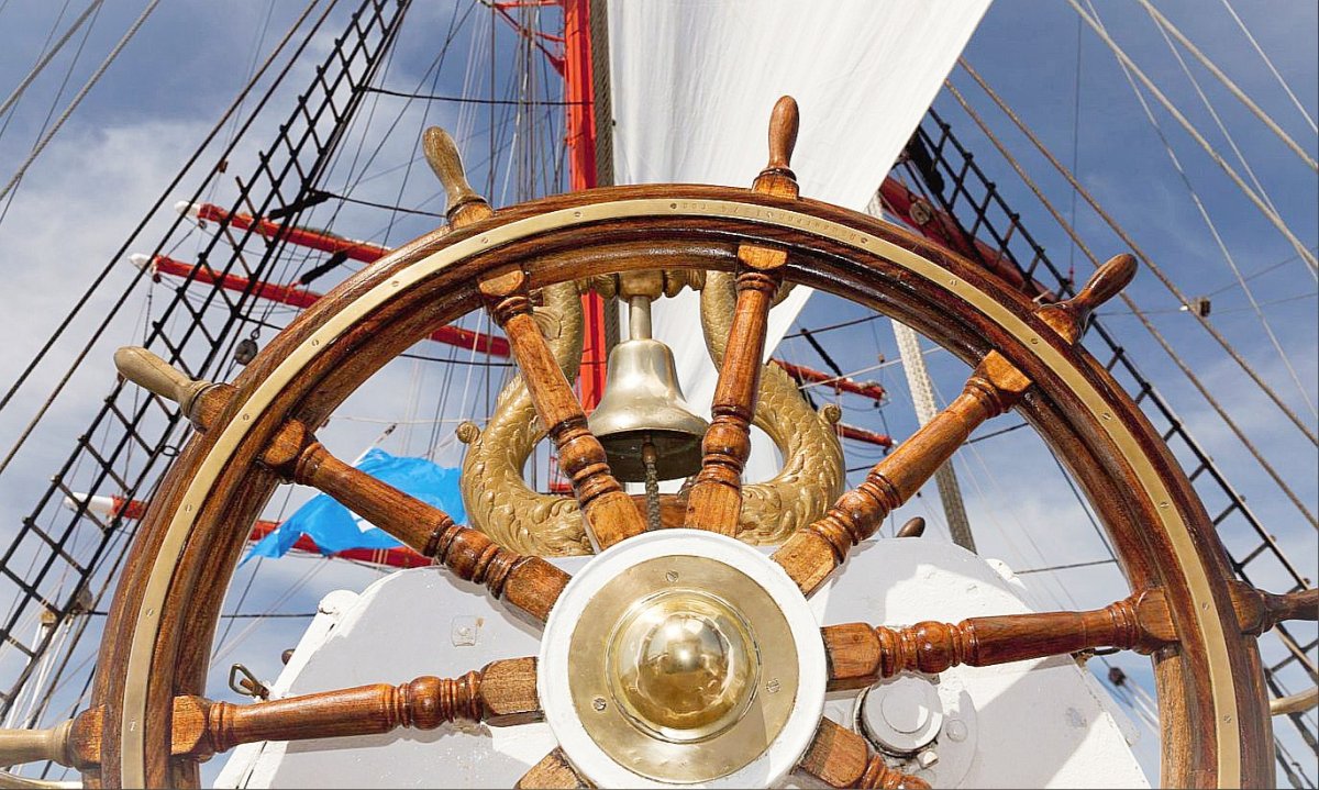 Штурвал яхты