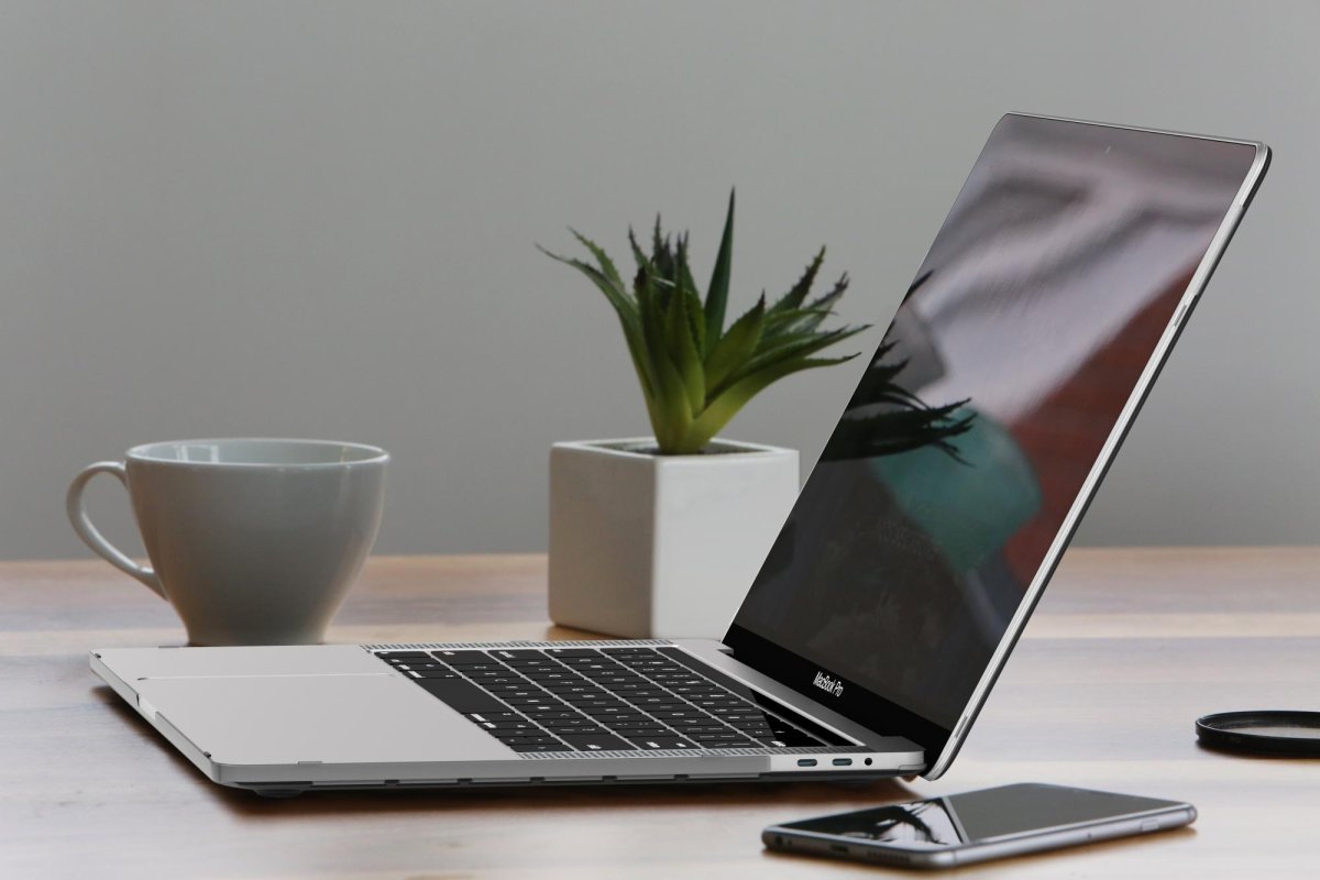 Ноутбук горизонтальные