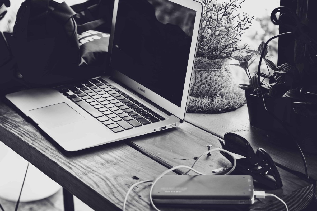 Ноутбук черно белый