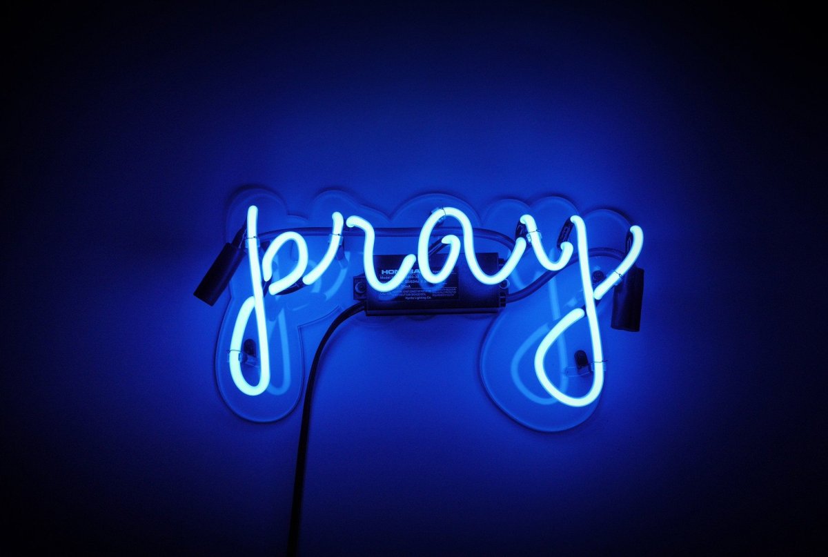 Неоновый голубой