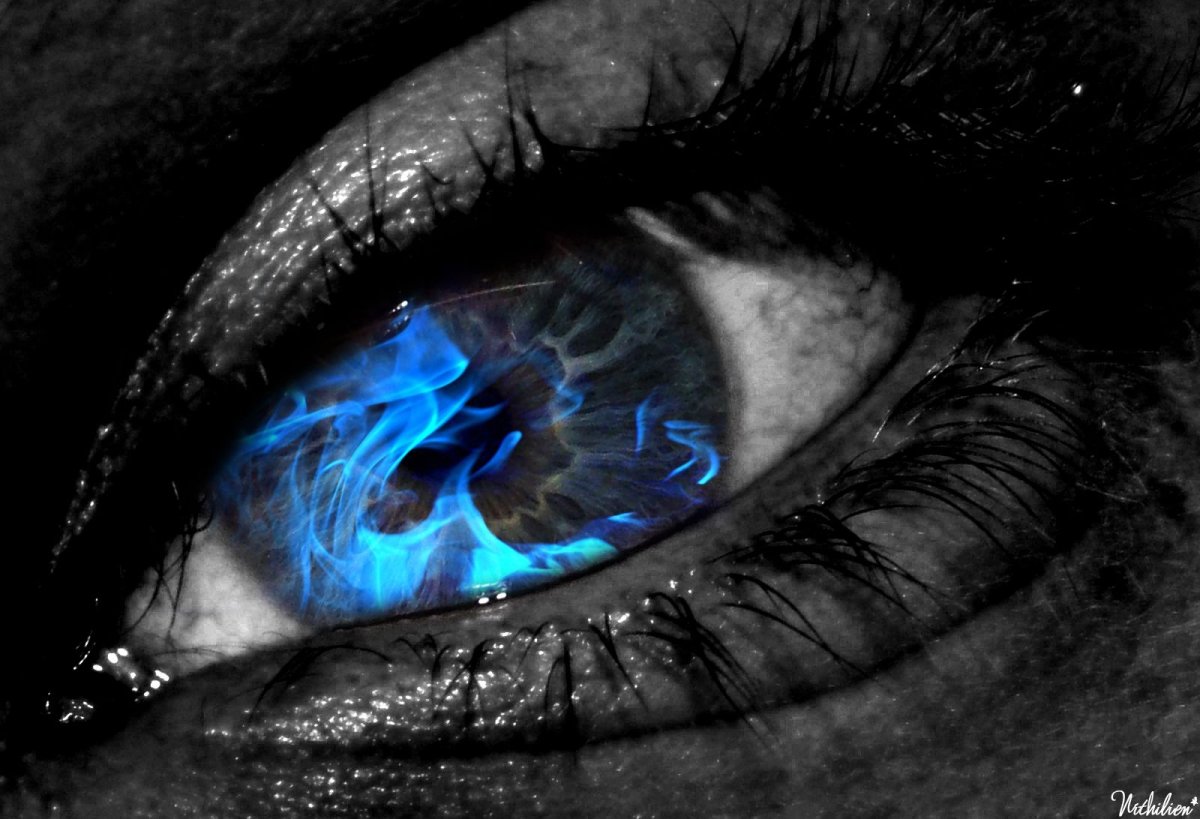 Огонь в голубых глазах