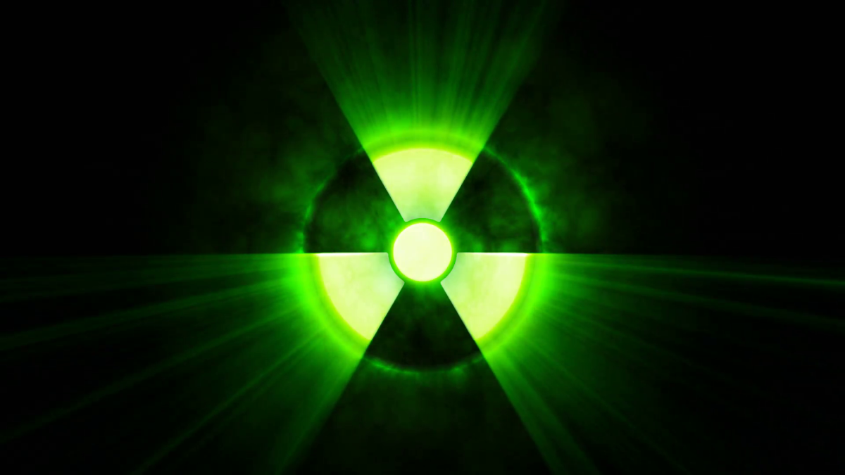 Знак радиации на стене