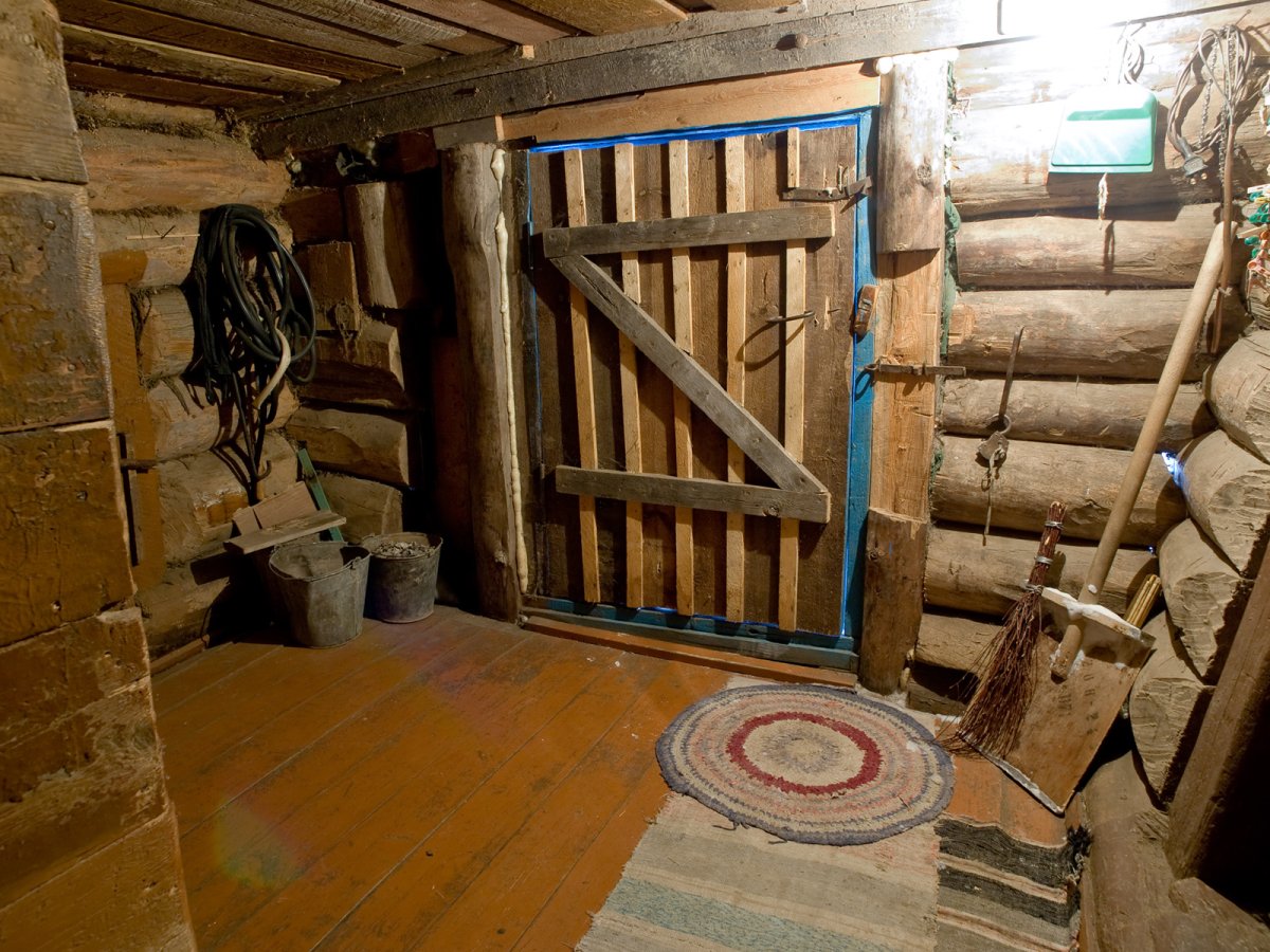 Сени в деревенском доме