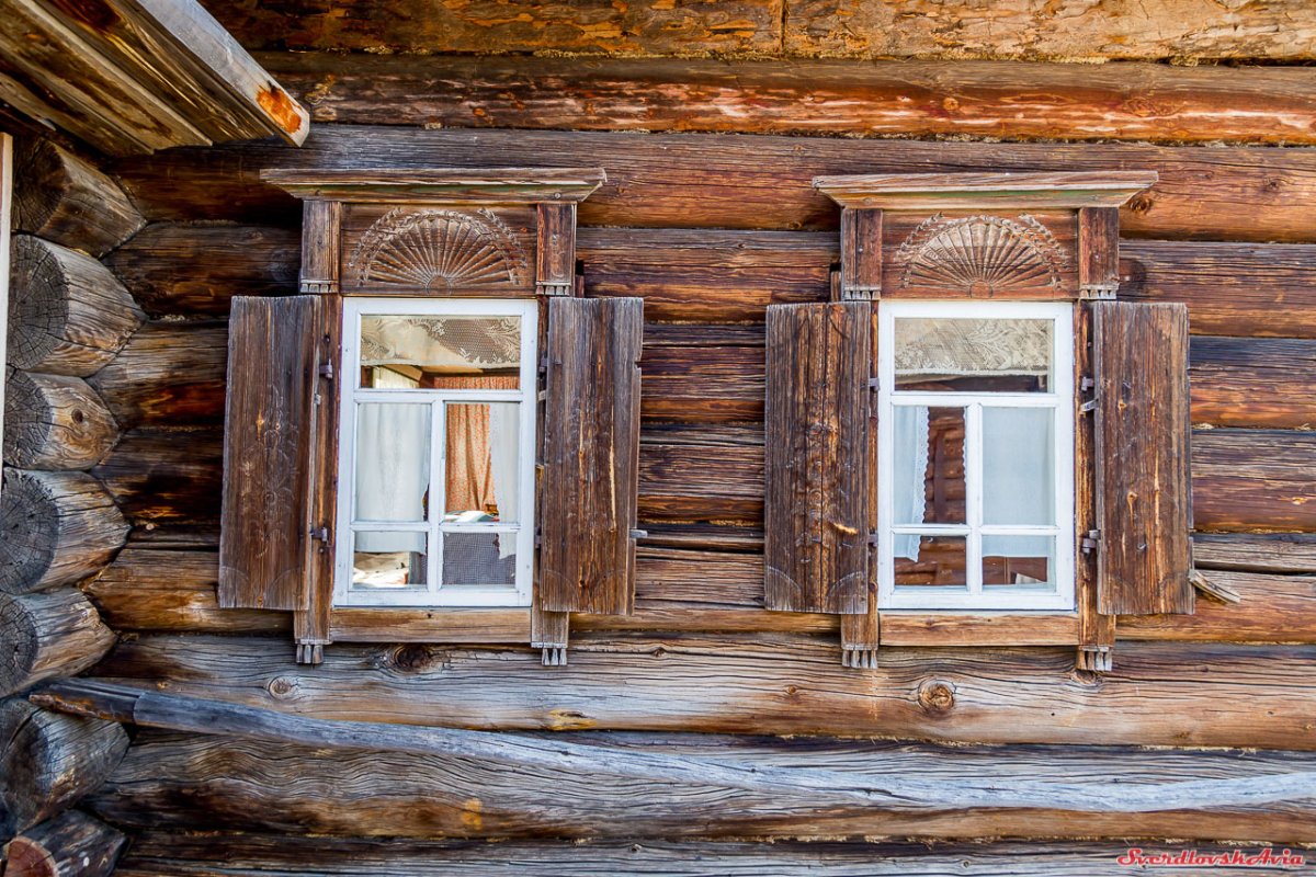 Окно в избе