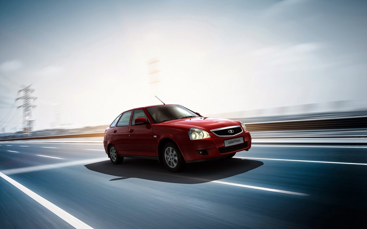 Лада Приора хэтчбек красная универсал