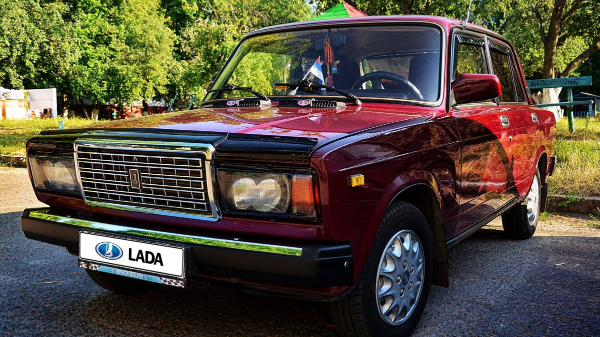 Лада 2107 бордовая