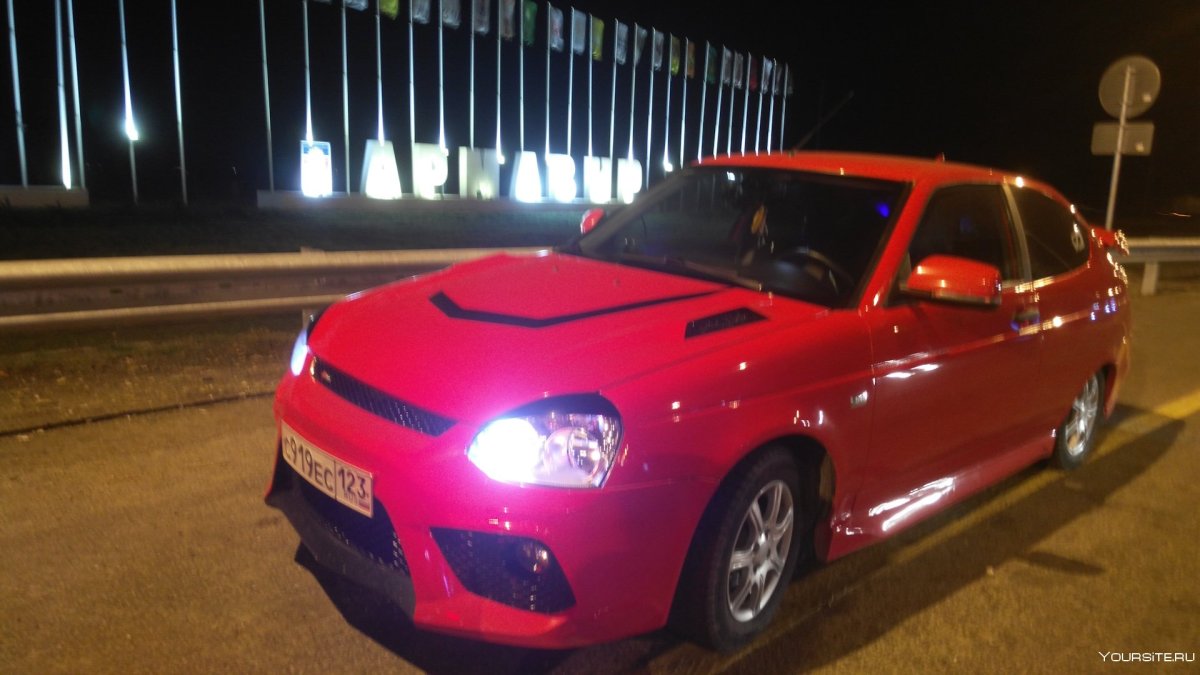 Красная 2 купе Лада Приора