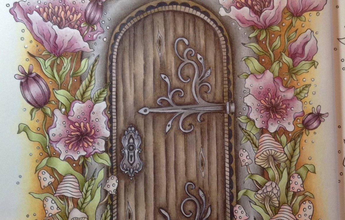 Дверь на прозрачном фоне