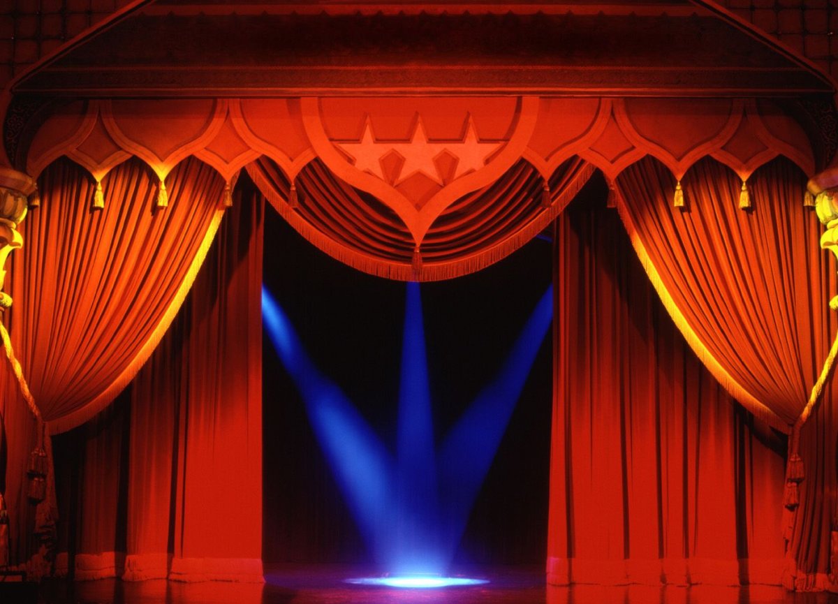 Занавес в театре