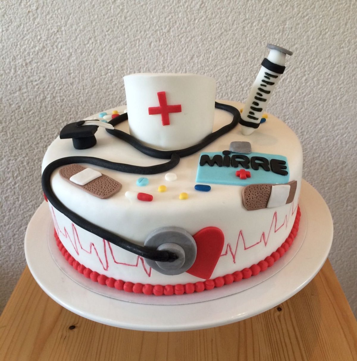 Торт для врача хирурга