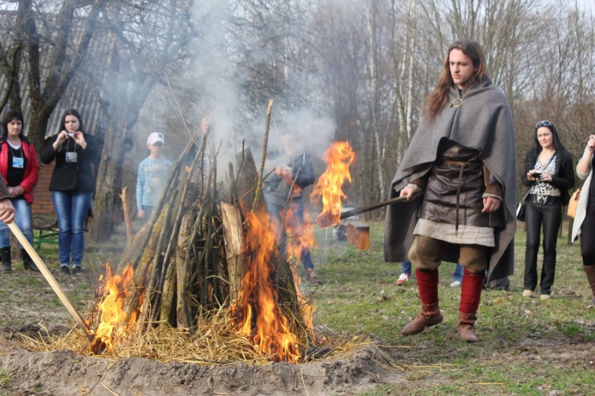 Весеннее равноденствие Комоедица