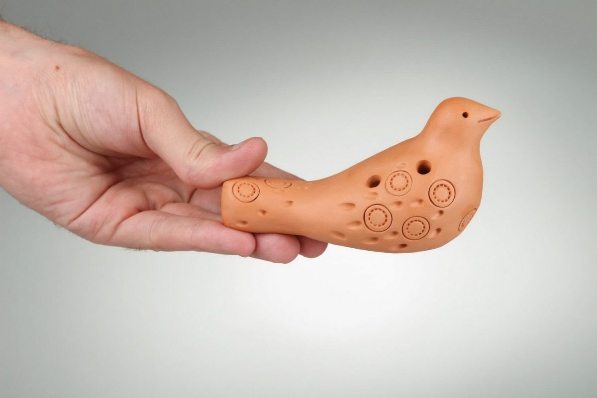 Деревянная птичка-свистулька