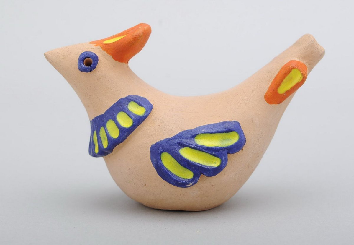 Народная глиняная свистулька