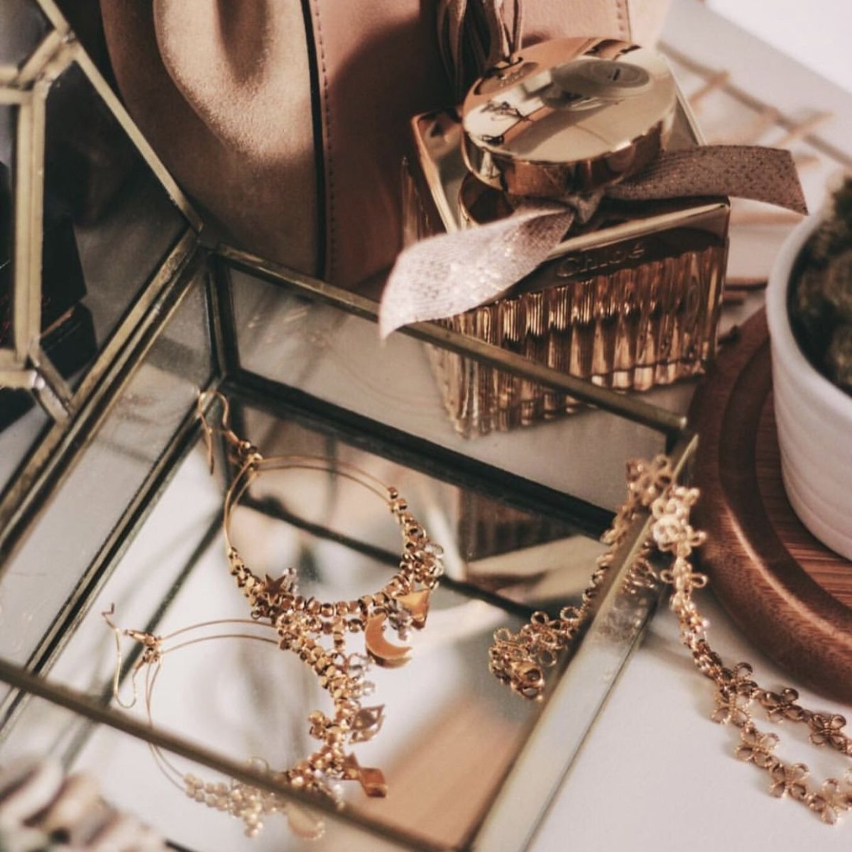 Темно коричневая Эстетика