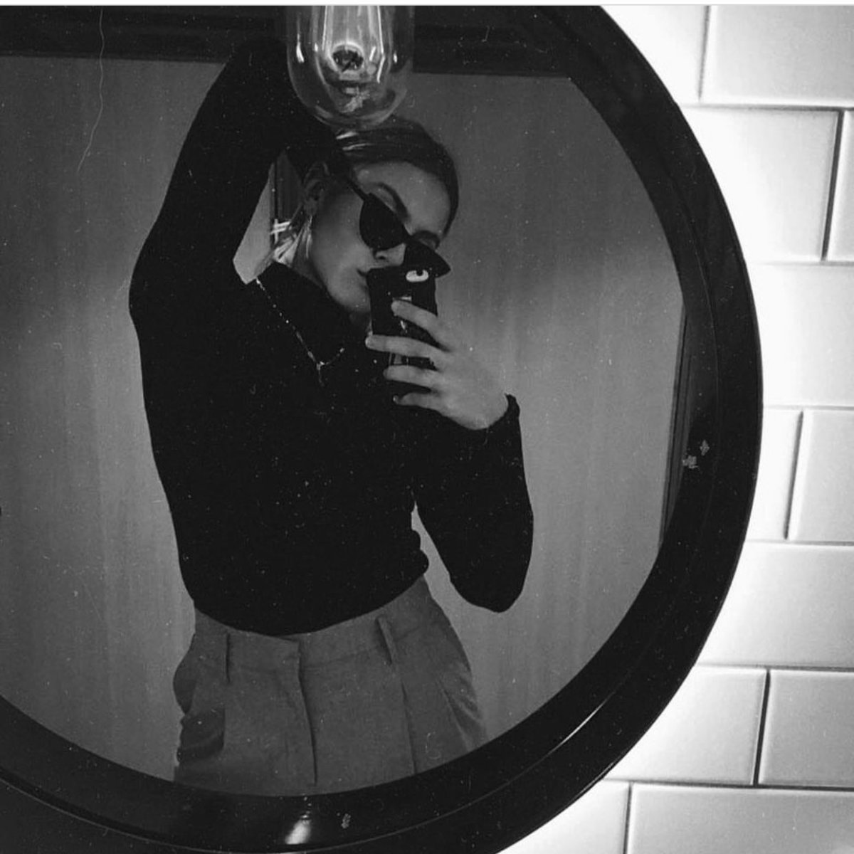 Девушка в зеркале Эстетика