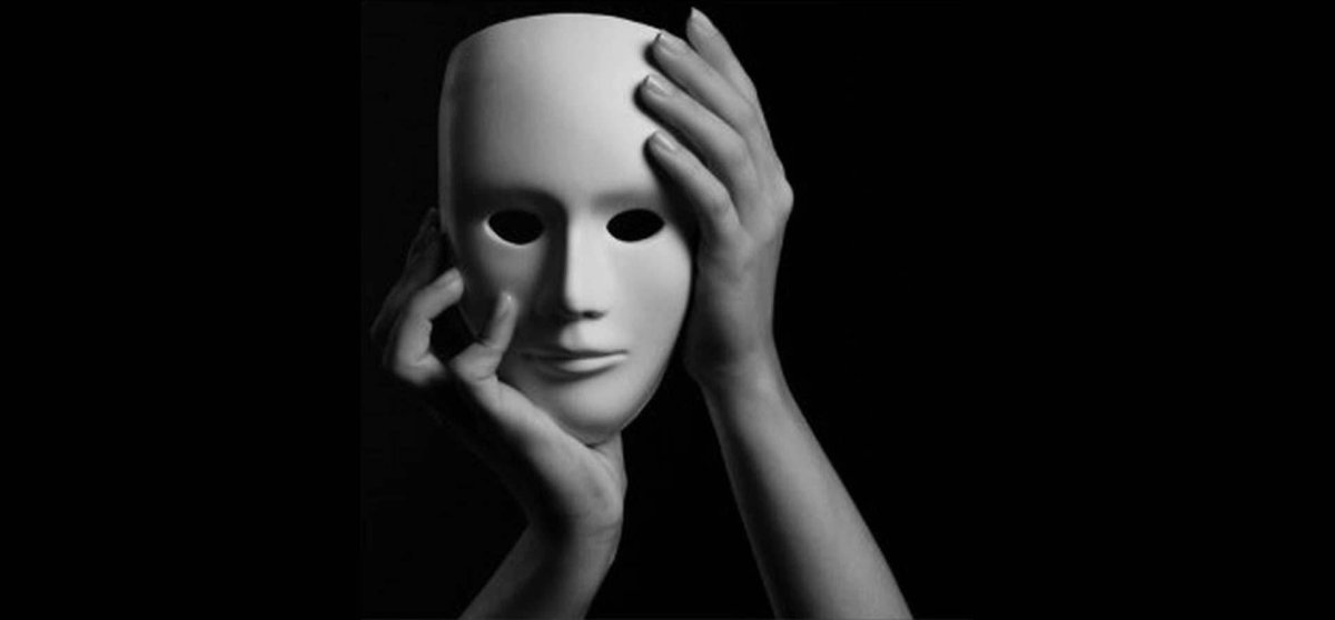 Маска лицемерия