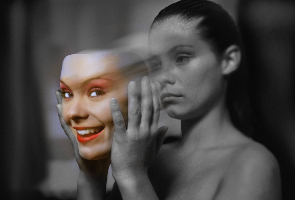 Маска лицемера